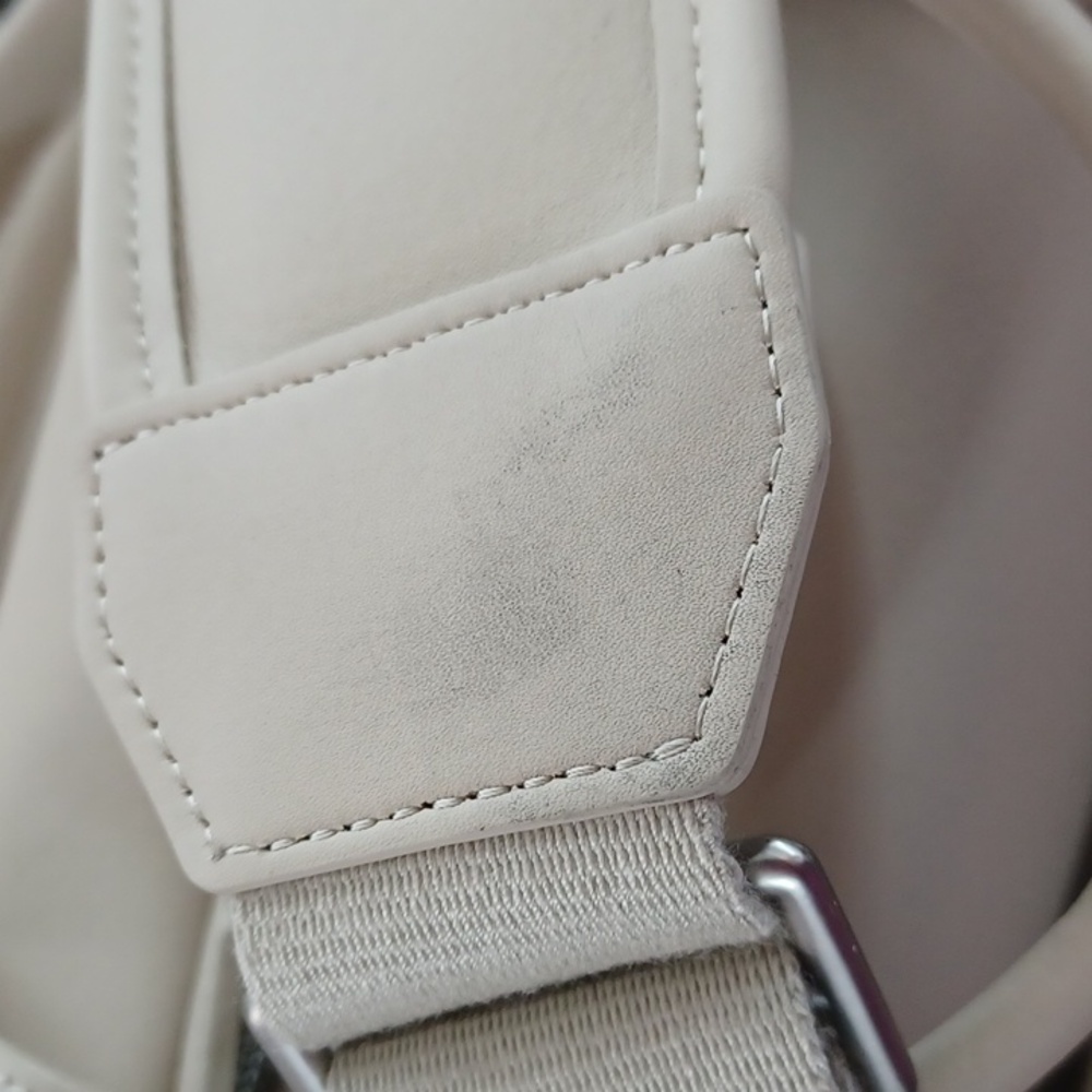 Monos Metro Duffel Vegan Leather New - Picture 6 of 16